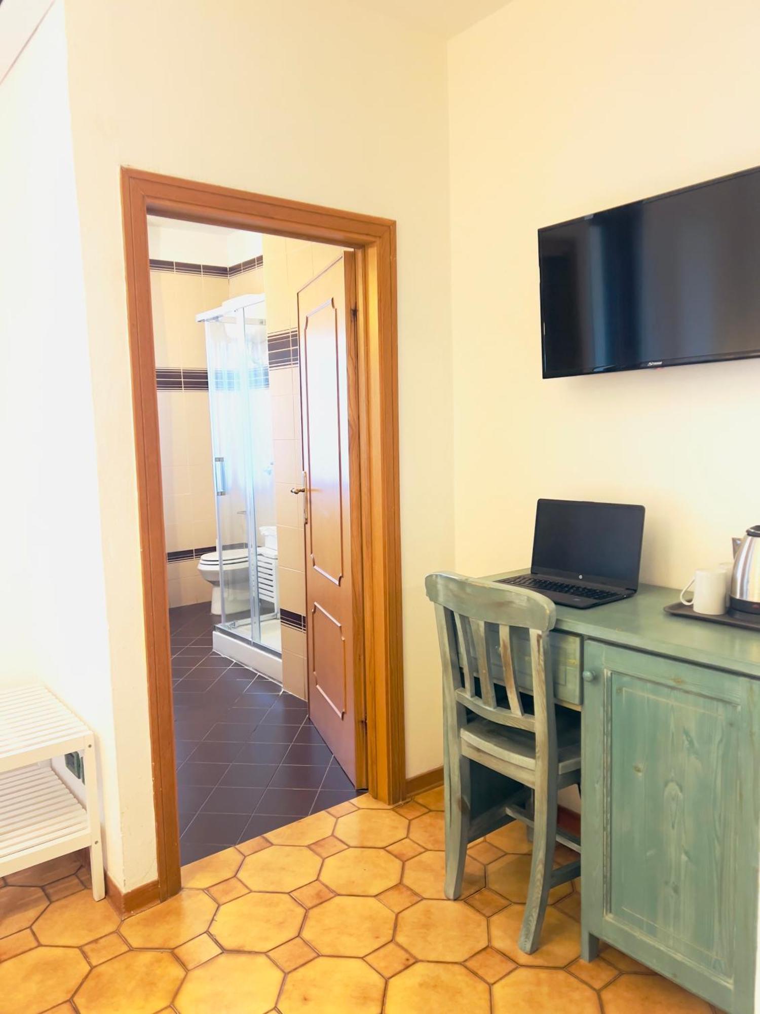 Villa Lavinia B&B Montescudaio Pokoj fotografie